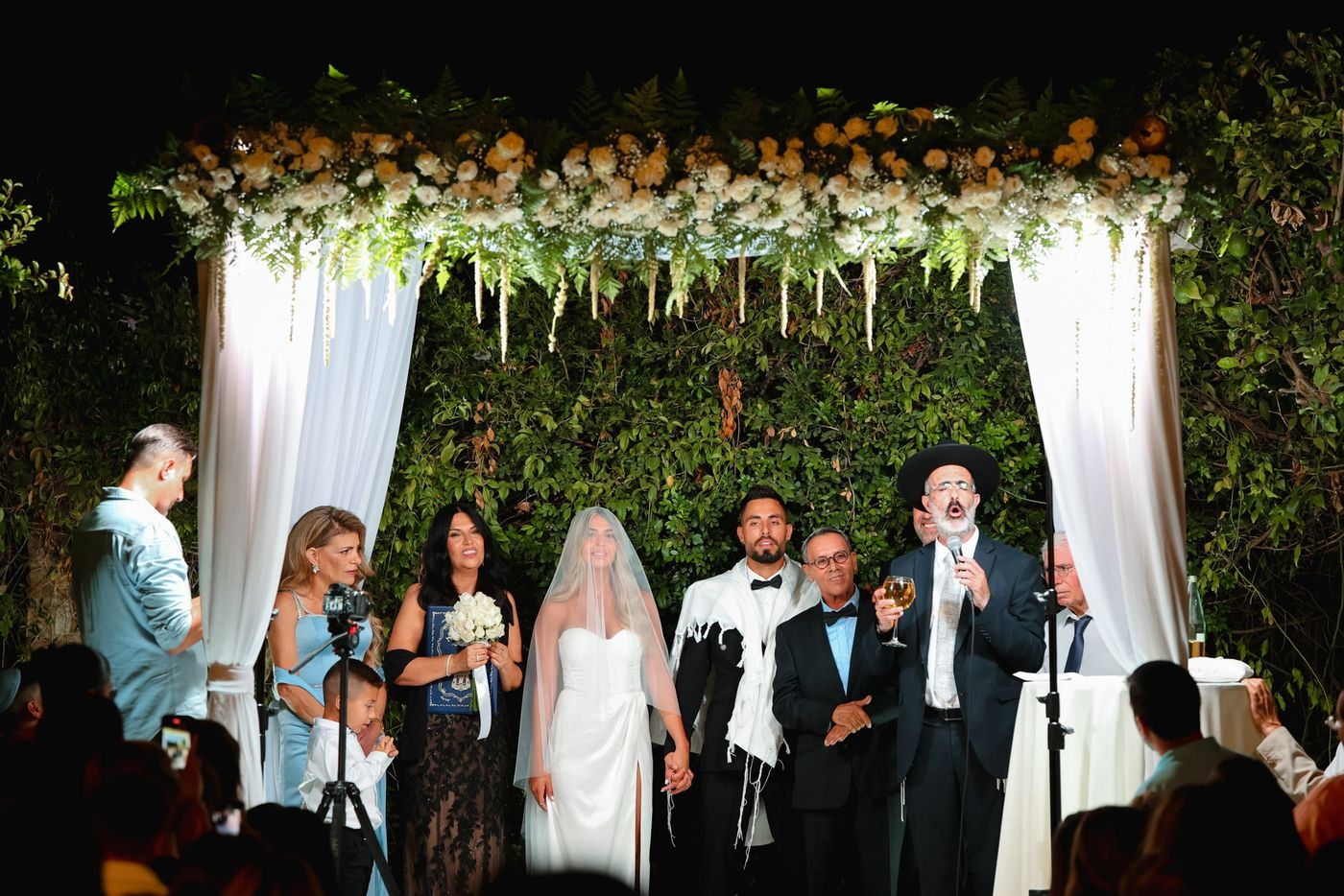 גאיה: חופה בלילה